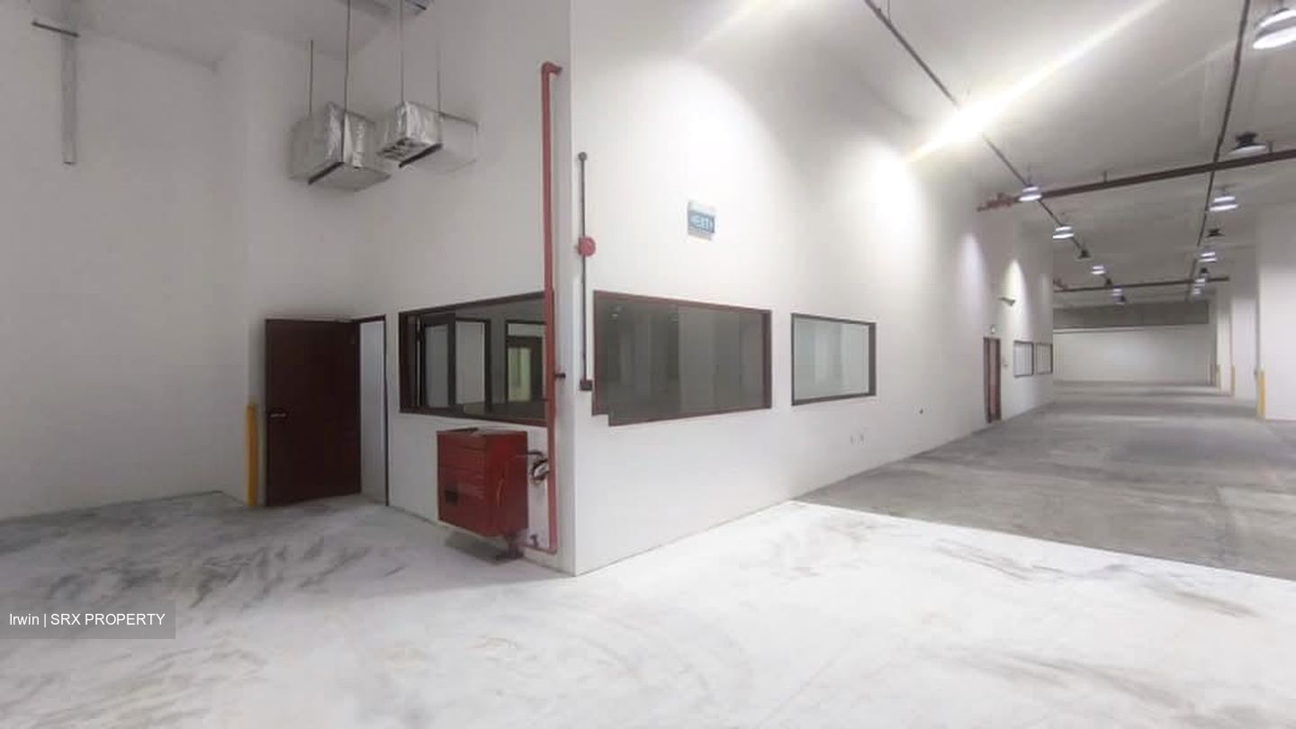 Toh Guan Road (D22), Warehouse #576601171